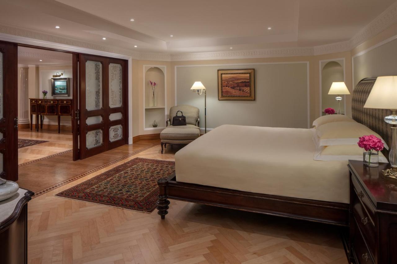 The Regency Hotel Kuwait Kuwait City Eksteriør bilde A suite at the Taj Mahal Palace