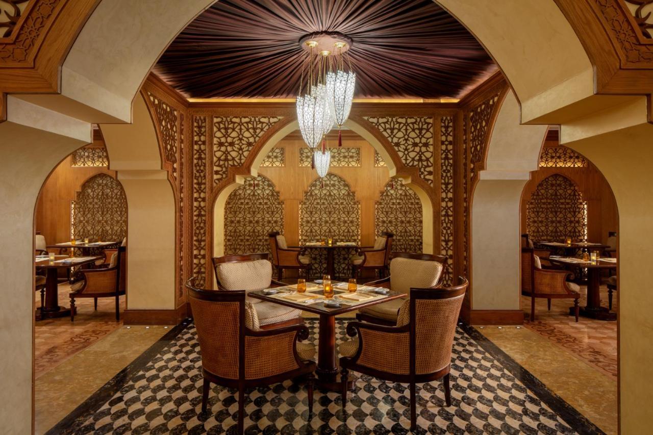 The Regency Hotel Kuwait Kuwait City Eksteriør bilde The restaurant