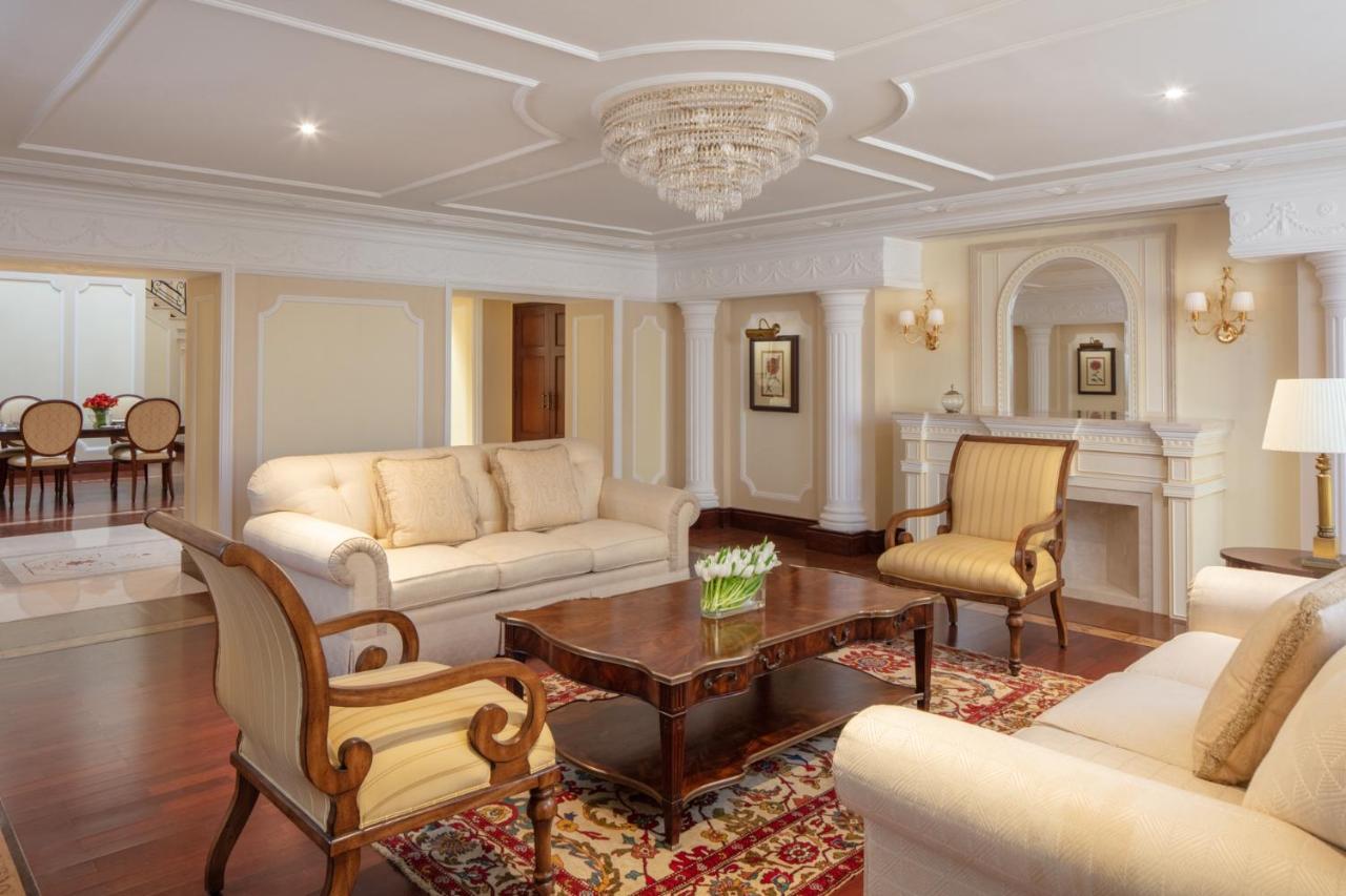 The Regency Hotel Kuwait Kuwait City Eksteriør bilde A living room in a suite at the Taj Mahal Palace, Mumbai