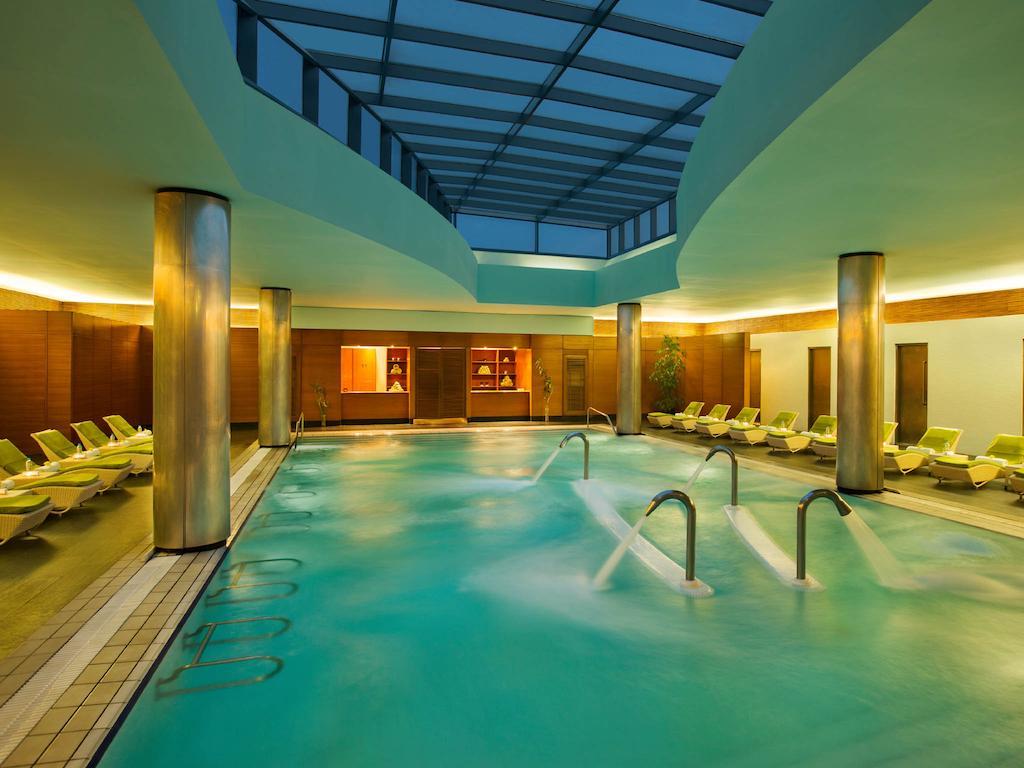 The Regency Hotel Kuwait Kuwait City Eksteriør bilde The spa at the InterContinental Wien