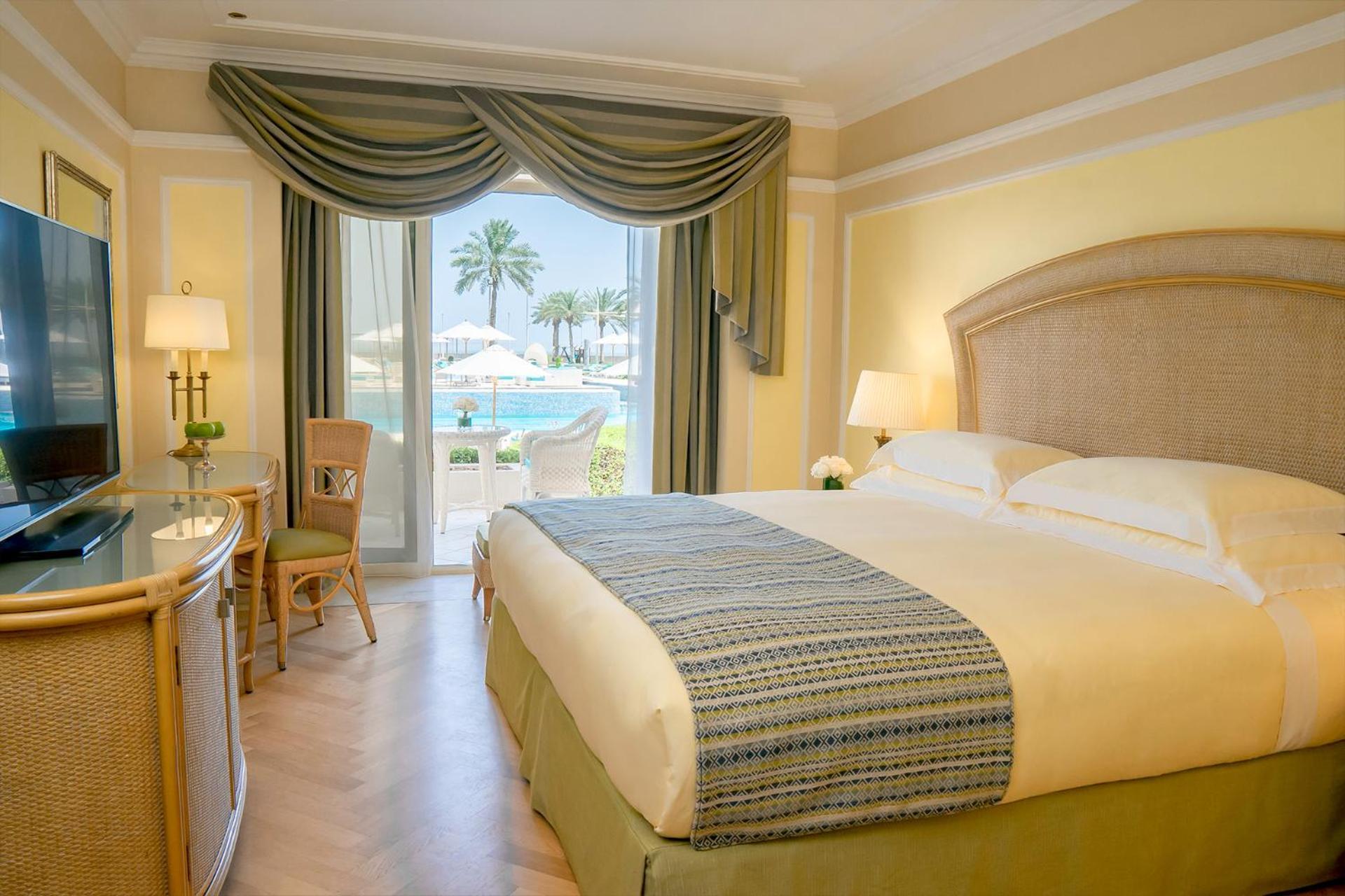The Regency Hotel Kuwait Kuwait City Eksteriør bilde A room at the Hilton Sharm El Sheikh Resort