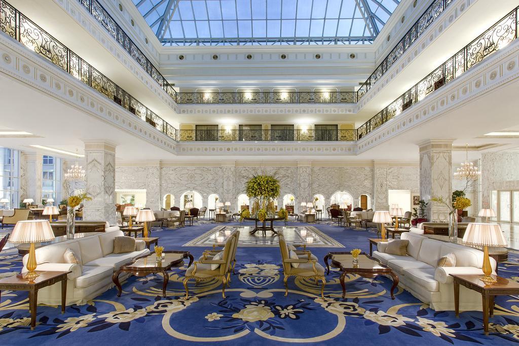 The Regency Hotel Kuwait Kuwait City Eksteriør bilde The lobby of the hotel