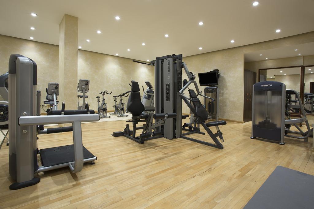 The Regency Hotel Kuwait Kuwait City Eksteriør bilde The gym at the hotel